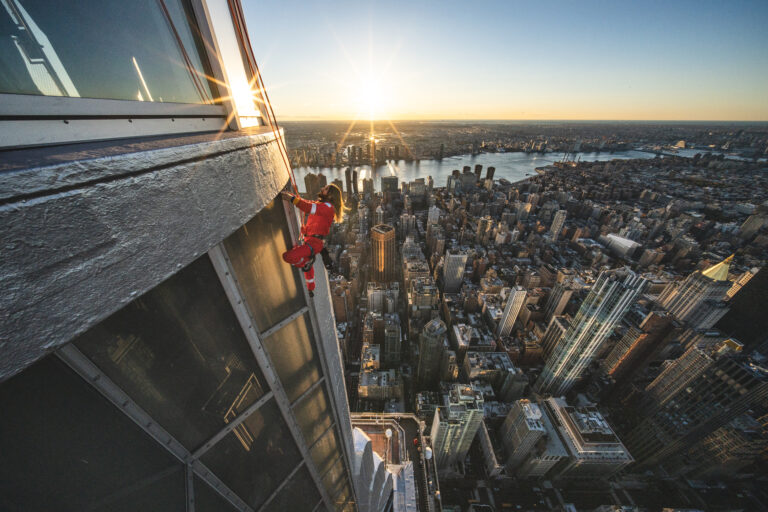 Jared Leto Climbs Iconic Empire State Building To Celebrate The Launch   231108 OZTURK LETO ESB 000310 768x512 